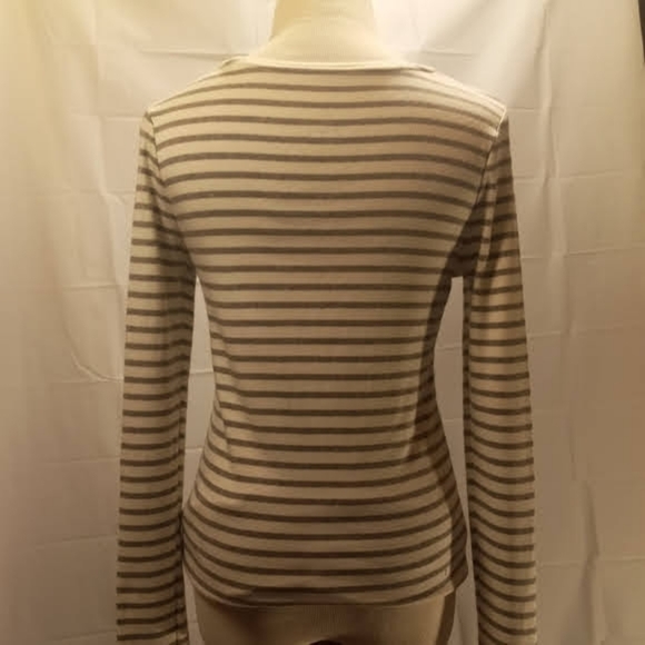 A new day  long sleeve top - Picture 3 of 4